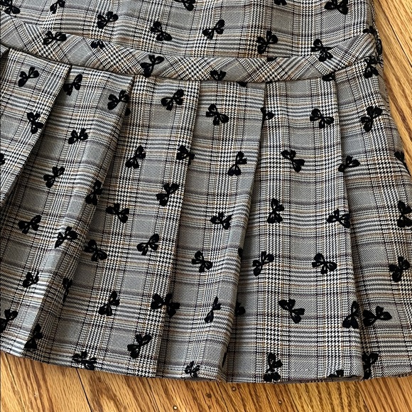 Brown Plaid Skater Skirt with Black Embroidered Bows Design Size S - Picture 3 of 4